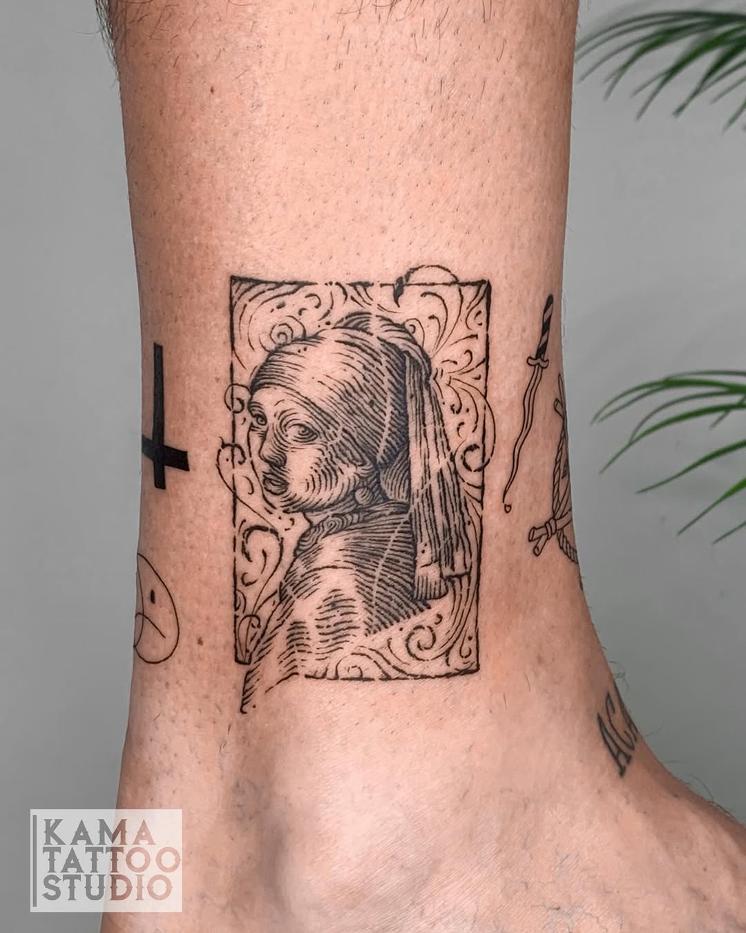 GIRL WITH A PEARL EARRING