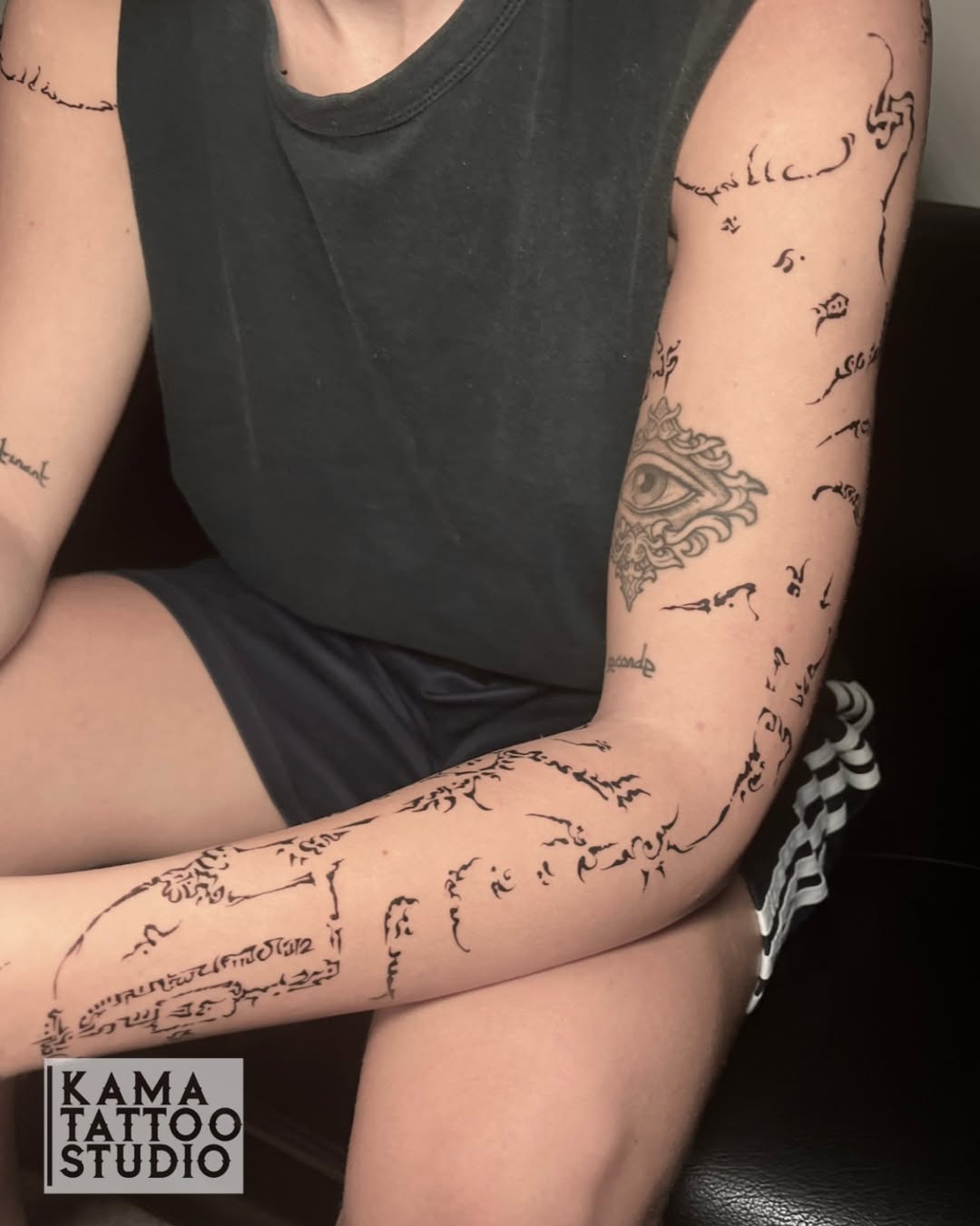 WOODCUT FUSION ORNAMENTAL SLEEVE